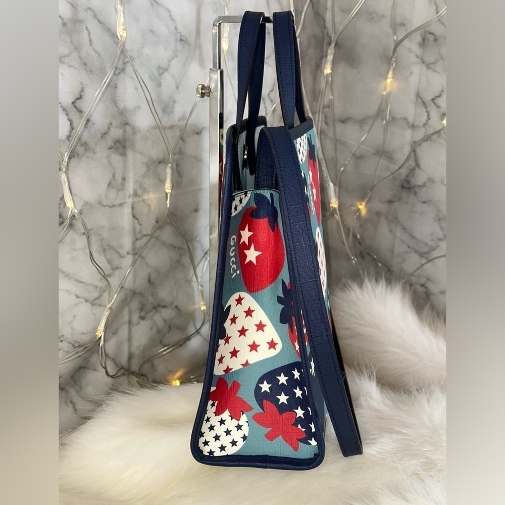 GUCCI Kids Strawberry & Stars Canvas Tote Bag Blue Italy 605614 Shoulder Strap - Picture 5 of 16
